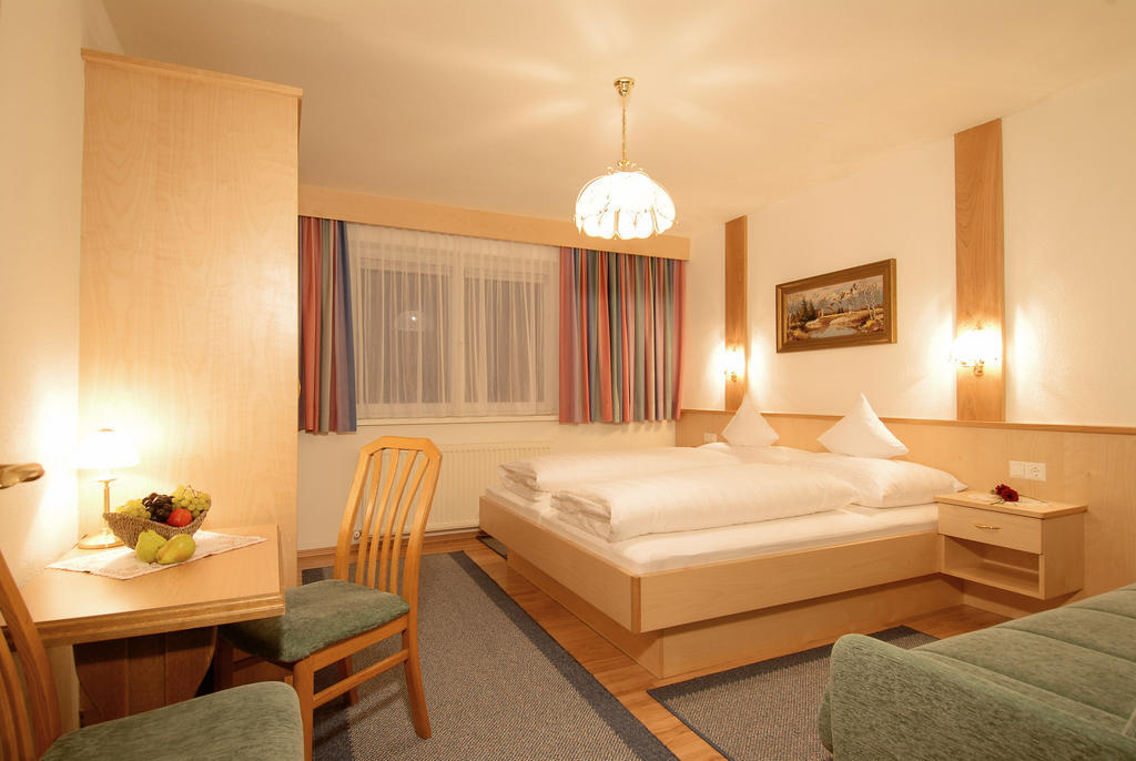 Hotel Edelweiss Pfunds Εξωτερικό φωτογραφία